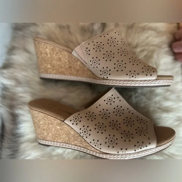 Clark’s wedge slide - Picture 9 of 13